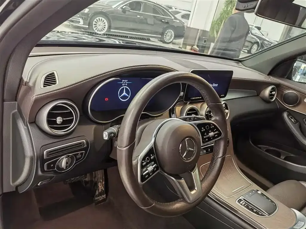Mercedes-Benz GLC — фото 10