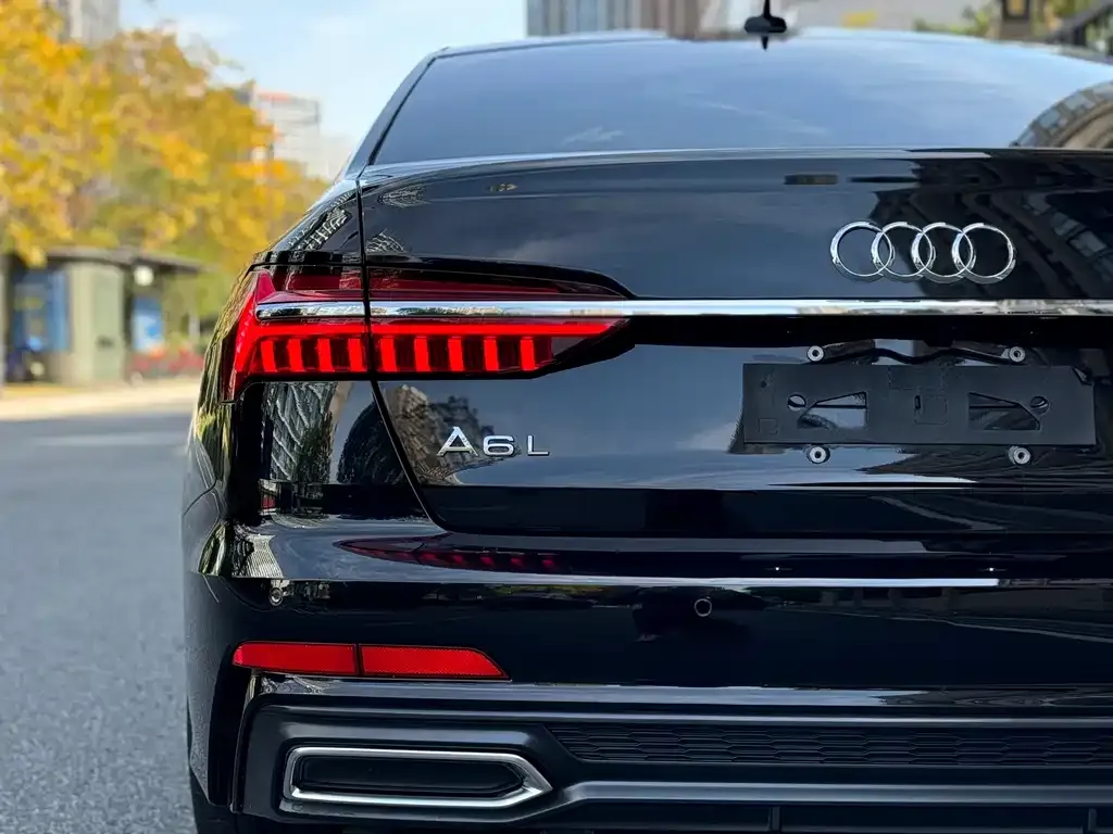 Audi A6L — фото 6