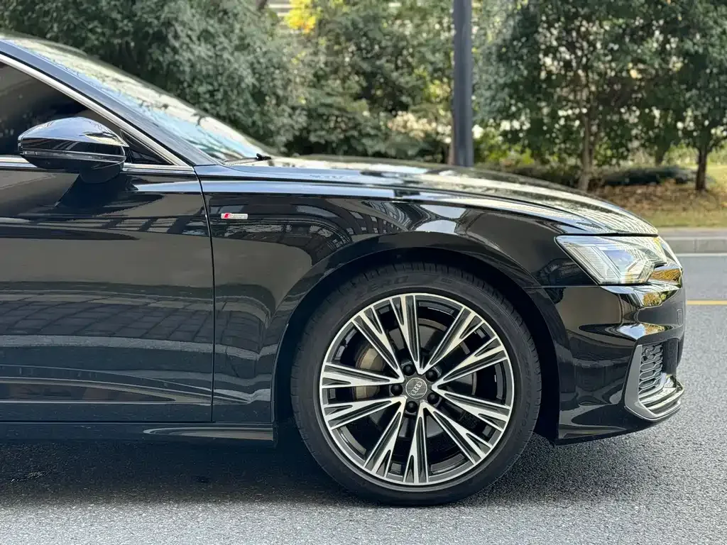 Audi A6L — фото 7