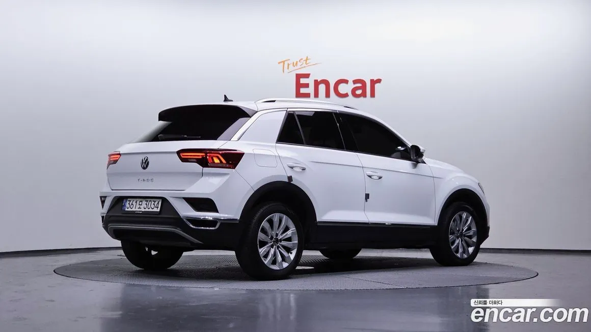 Volkswagen T-Roc — фото 2