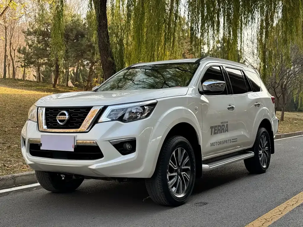 Nissan Terra — фото 1