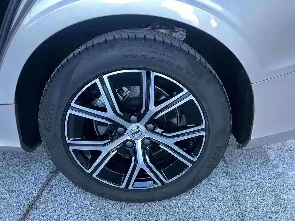 Volvo S60 — фото 10