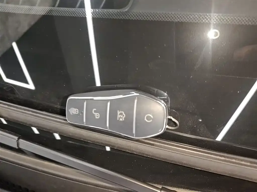 BYD Seal 05 DM-i — фото 9