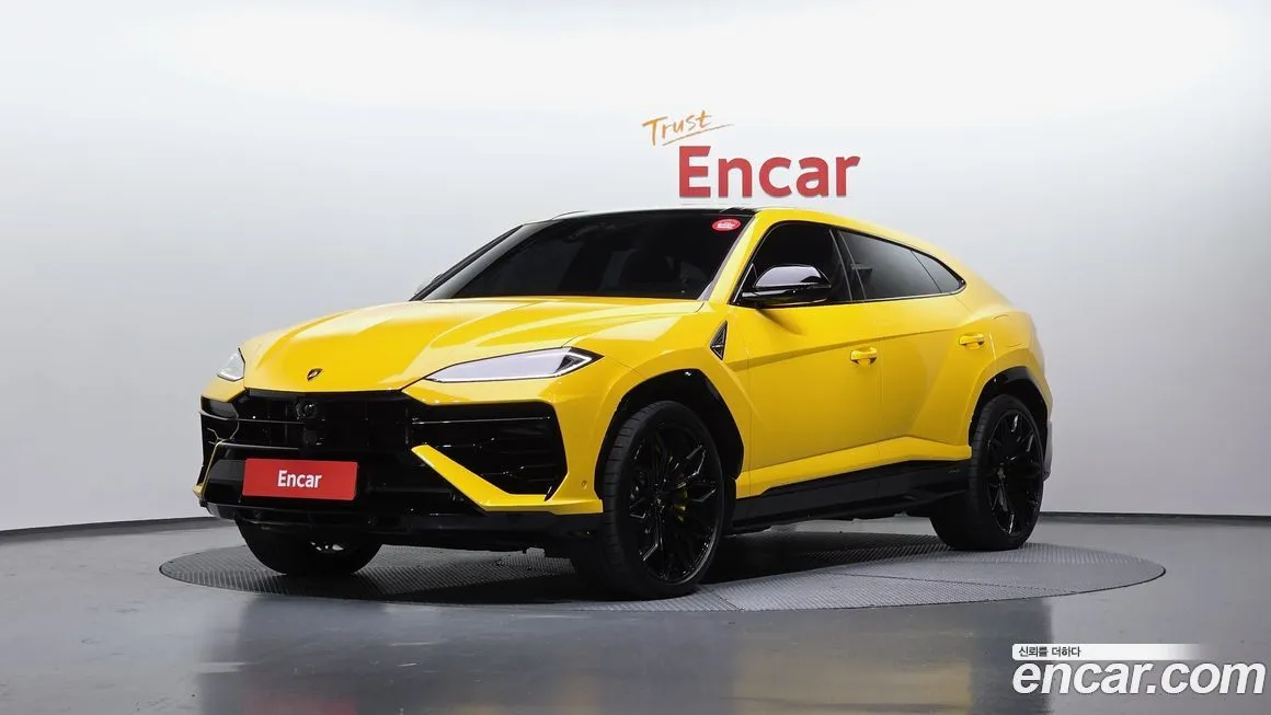 Lamborghini Urus — фото 1
