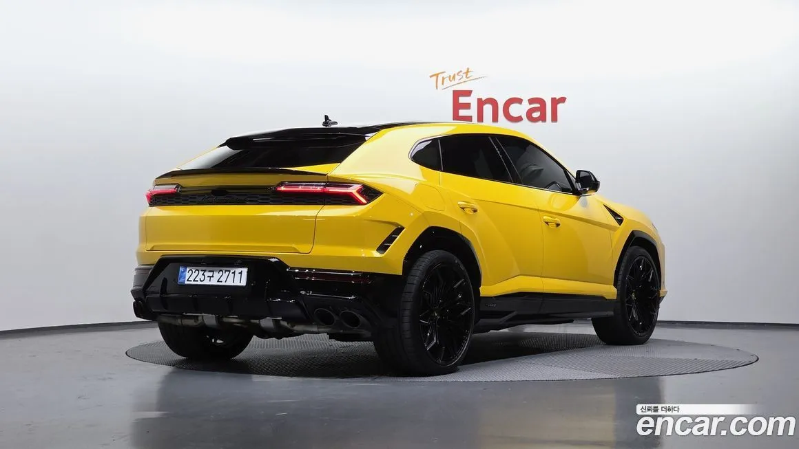 Lamborghini Urus — фото 2