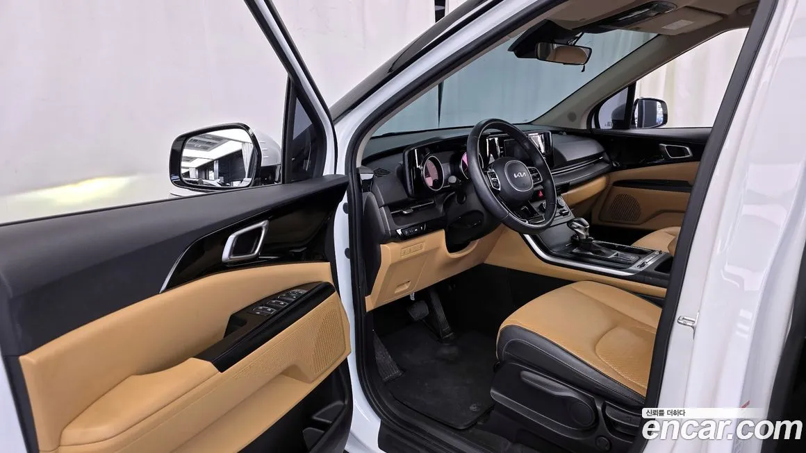 Kia Carnival — фото 10