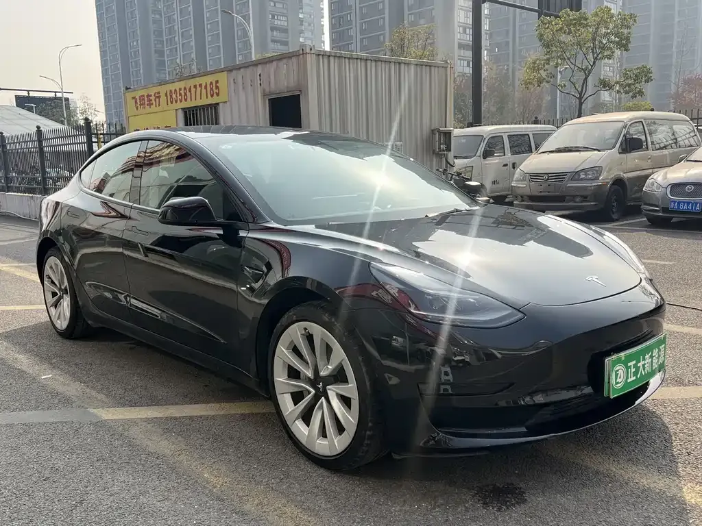 Tesla Model 3 — фото 2
