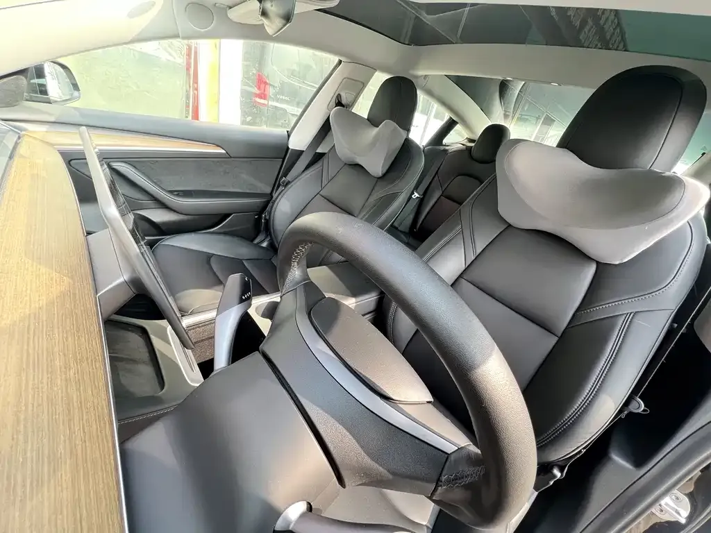 Tesla Model 3 — фото 6
