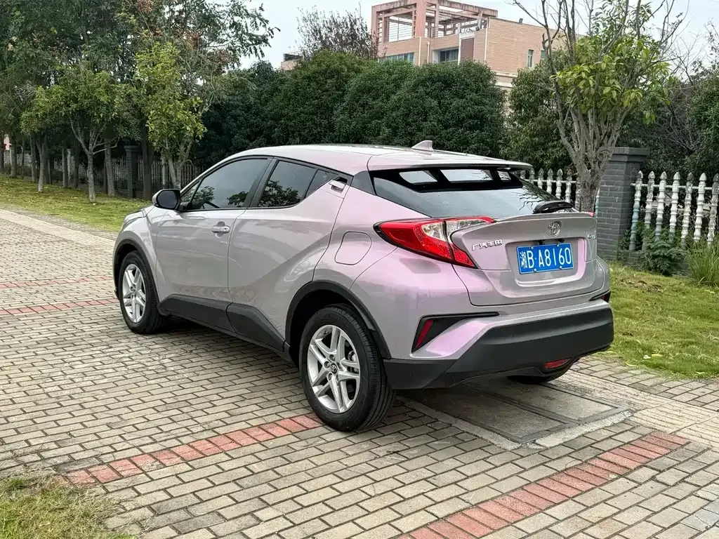 Toyota C-HR — фото 7