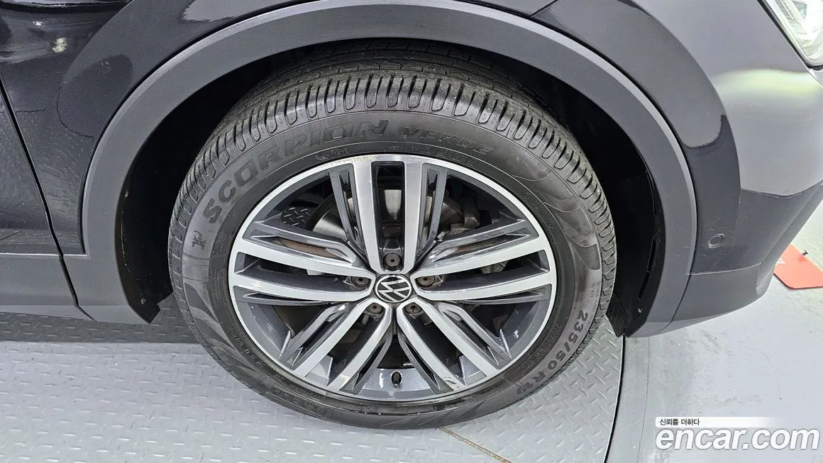 Volkswagen Tiguan — фото 5