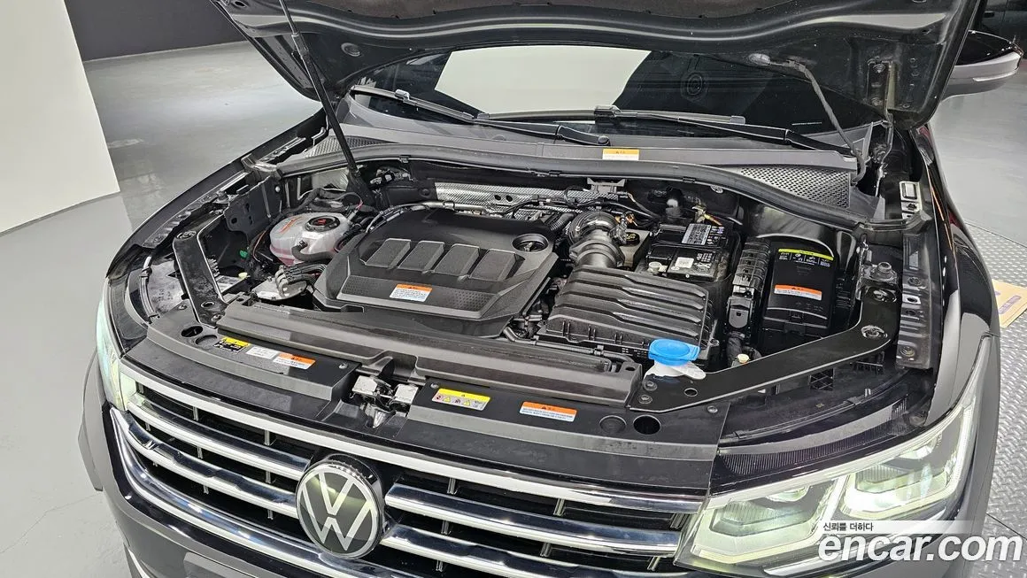 Volkswagen Tiguan — фото 6