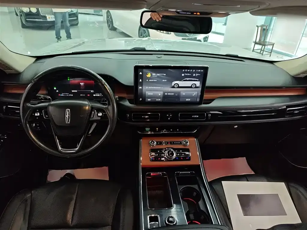 Lincoln Aviator — фото 10