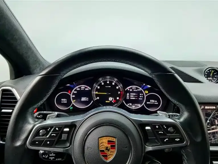 Porsche Cayenne Hybrid — фото 9