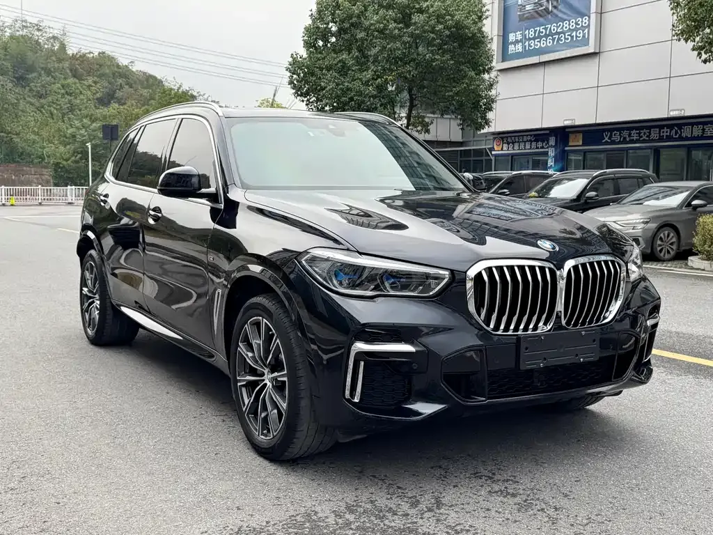 BMW X5 — фото 1