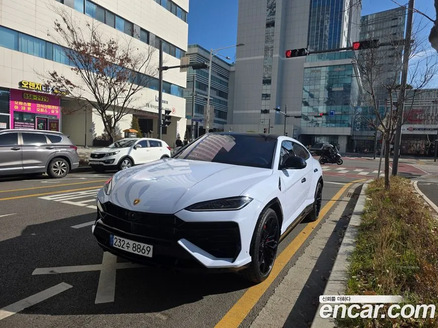 Lamborghini Urus — фото 2