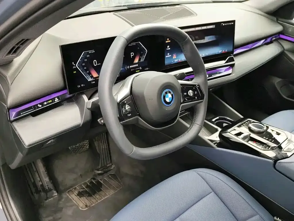 BMW i5 — фото 6