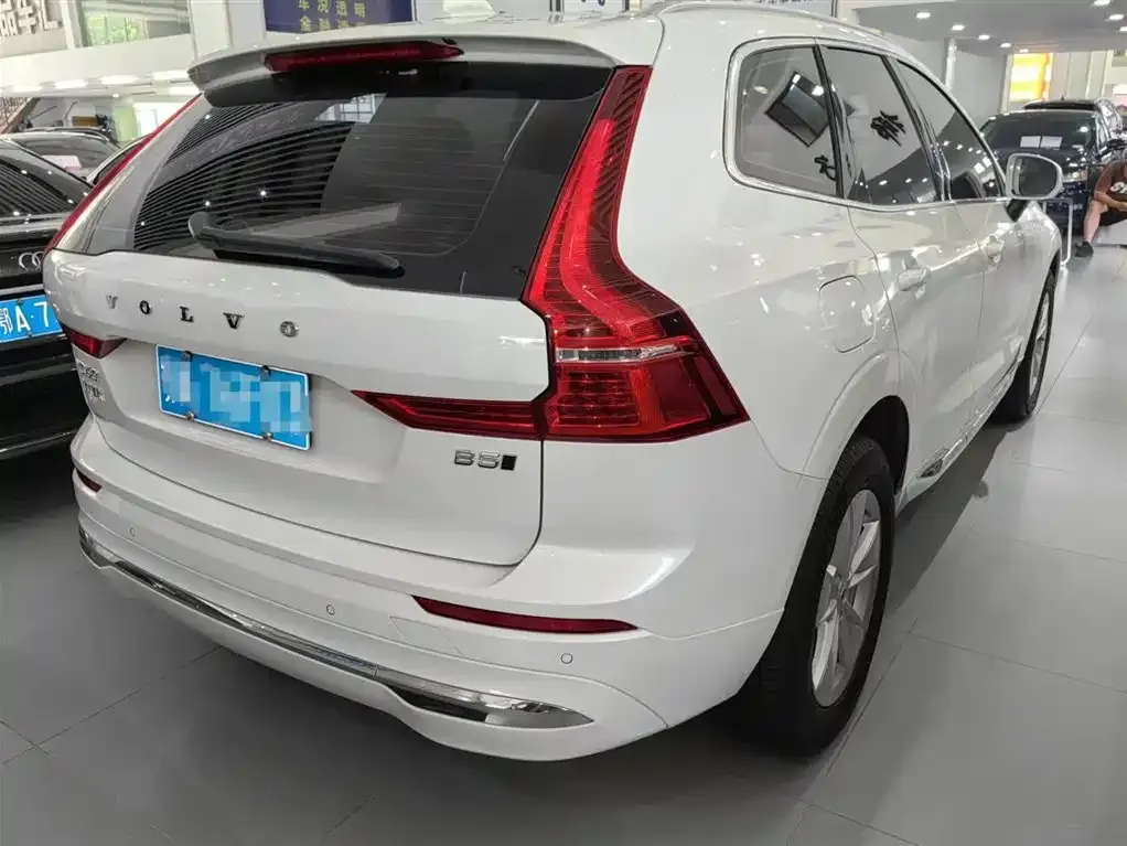 Volvo XC60 — фото 10