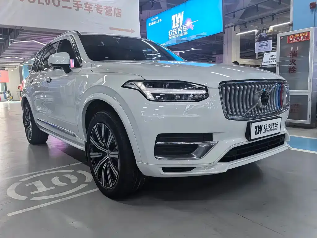 Volvo XC90 — фото 3