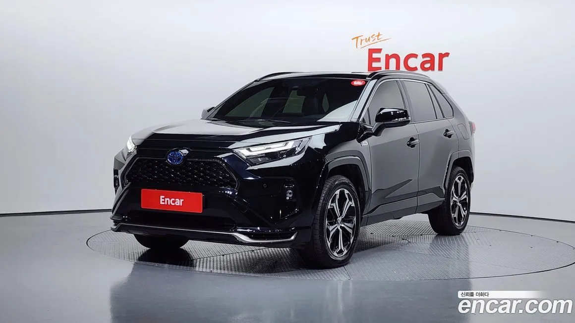 Toyota RAV4 — фото 1