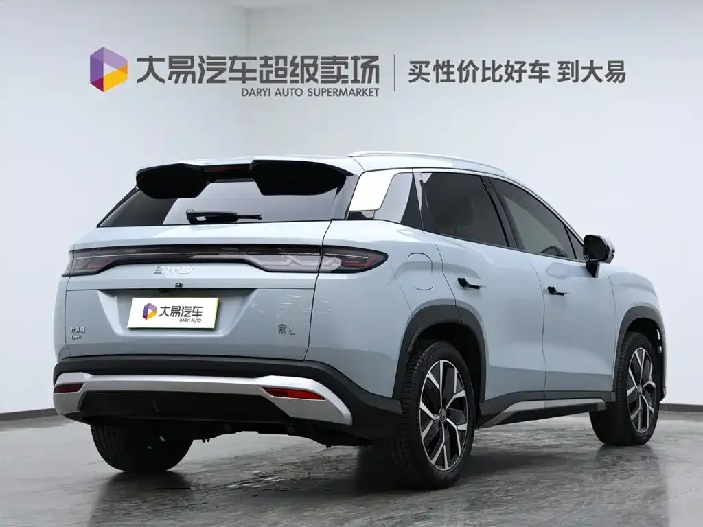 BYD L DM-i — фото 3
