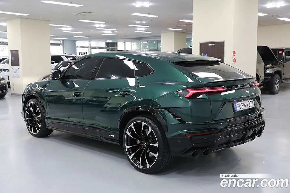 Lamborghini Urus — фото 3