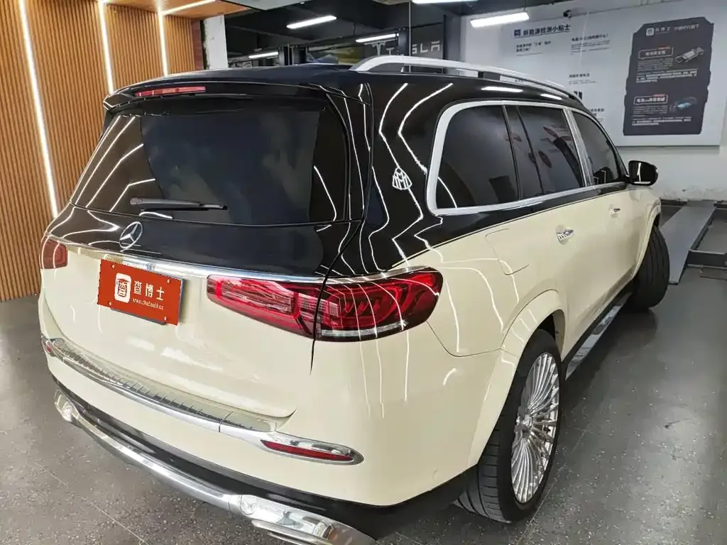 Mercedes-Benz GLS — фото 8
