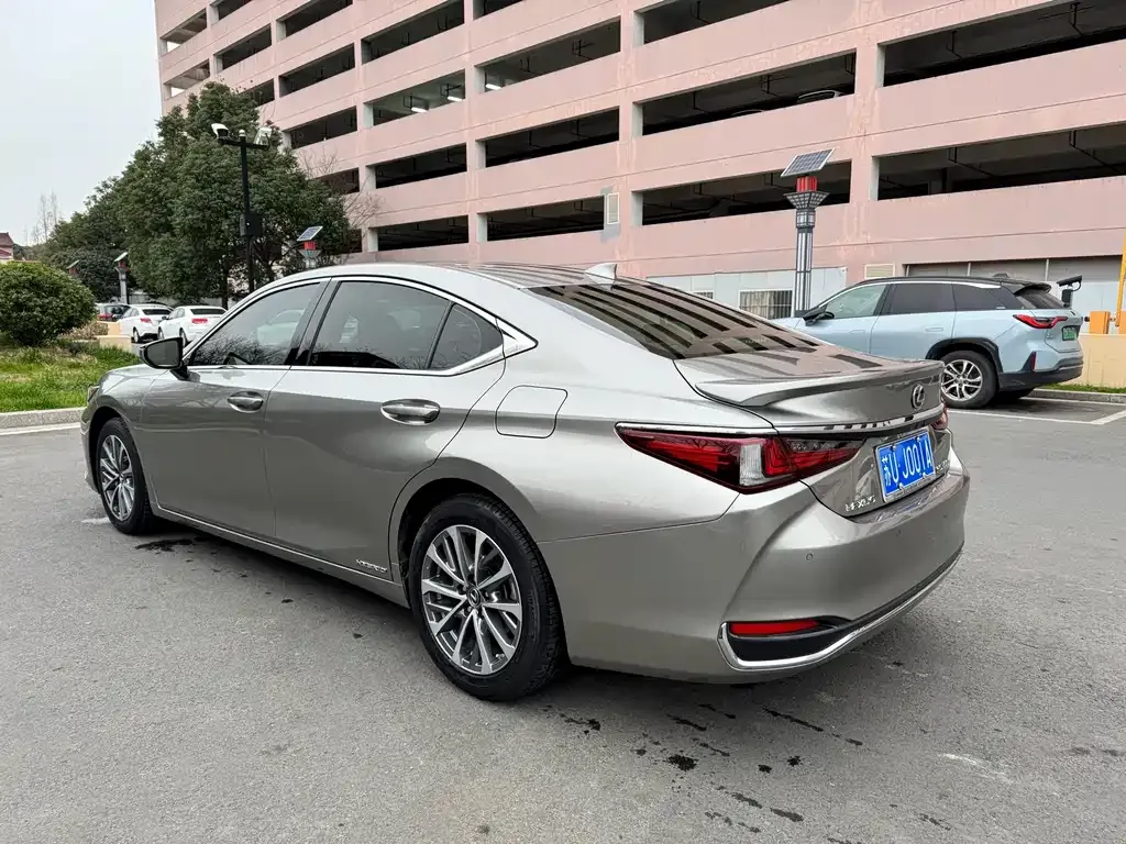 Lexus ES — фото 3