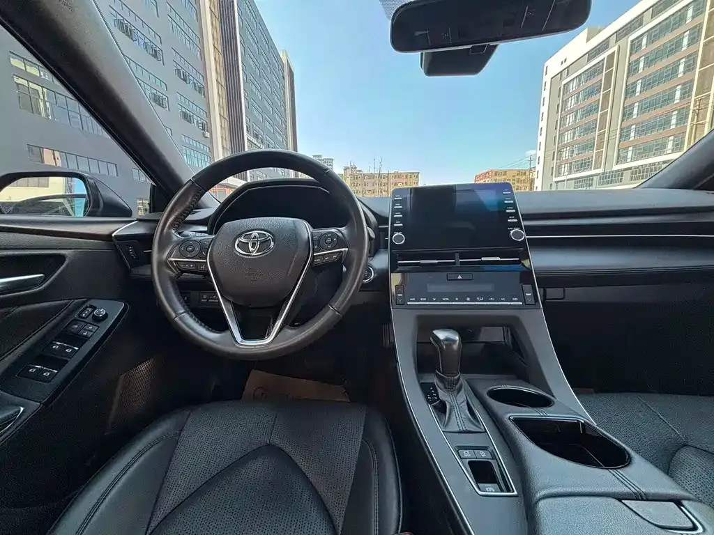 Toyota Avalon — фото 10