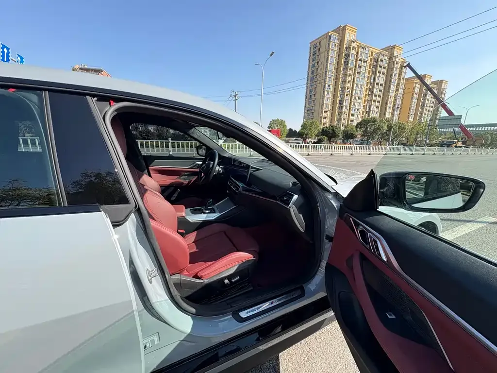 BMW i4 — фото 10