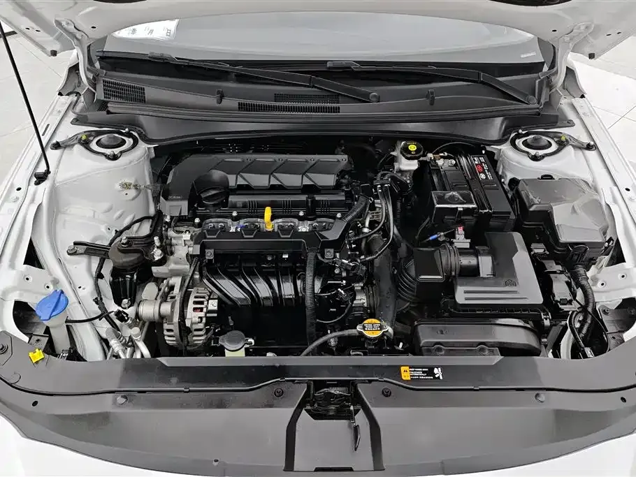 Hyundai Elantra — фото 10