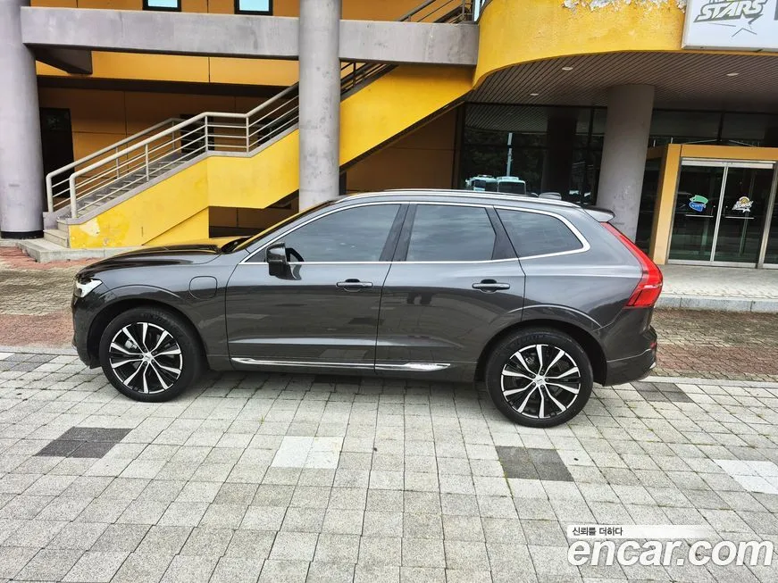 Volvo XC60 — фото 6