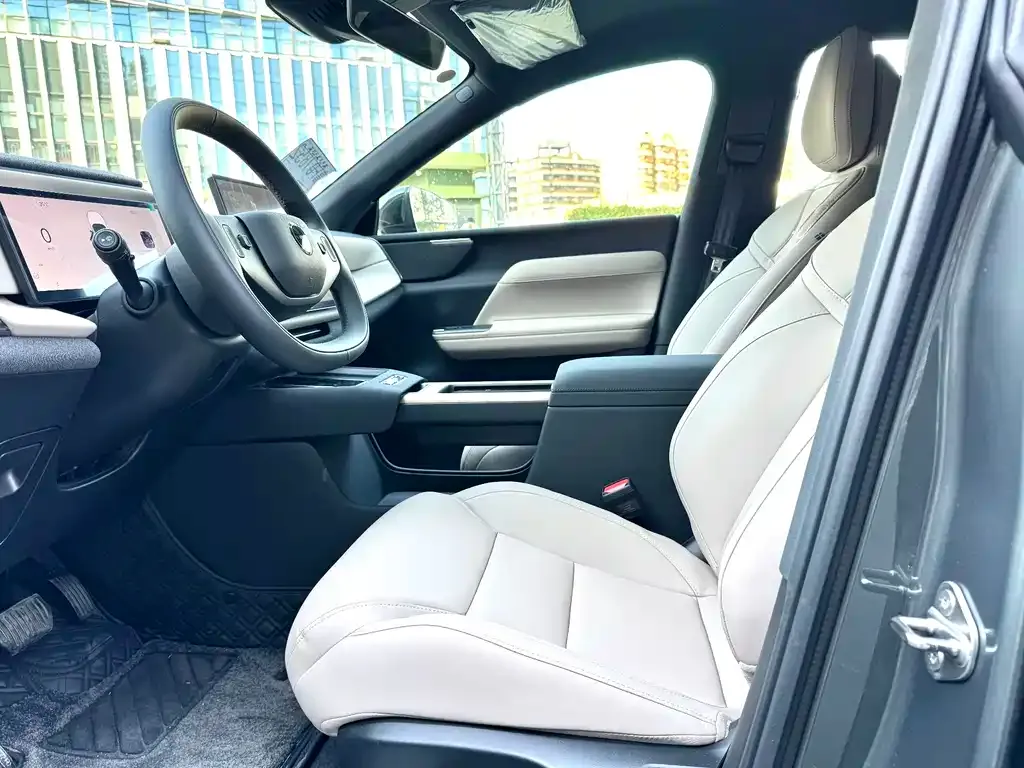 Volvo XC70 Plug-in Hybrid — фото 8