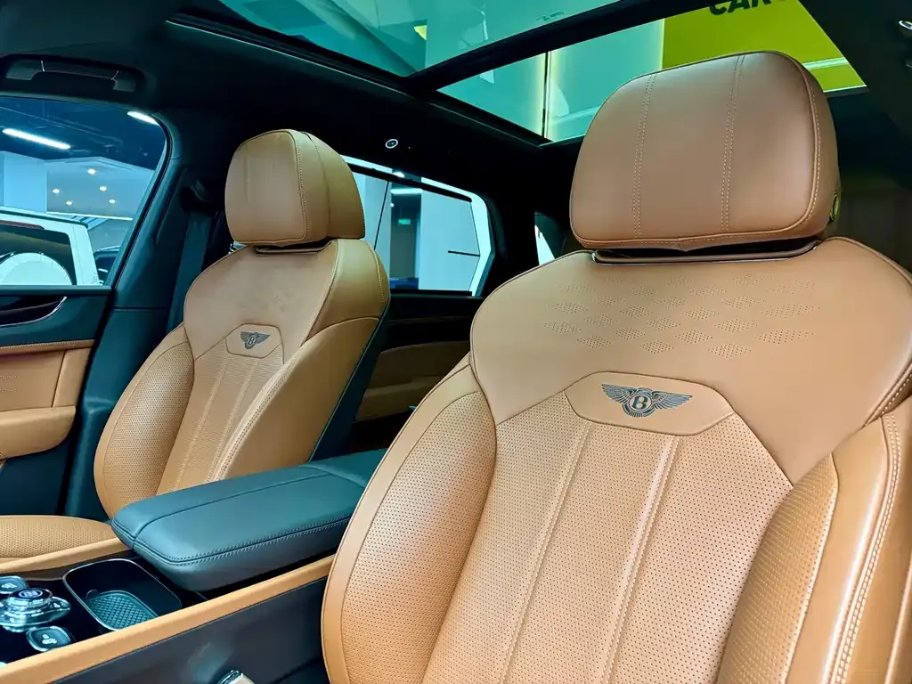 Bentley Bentayga — фото 10