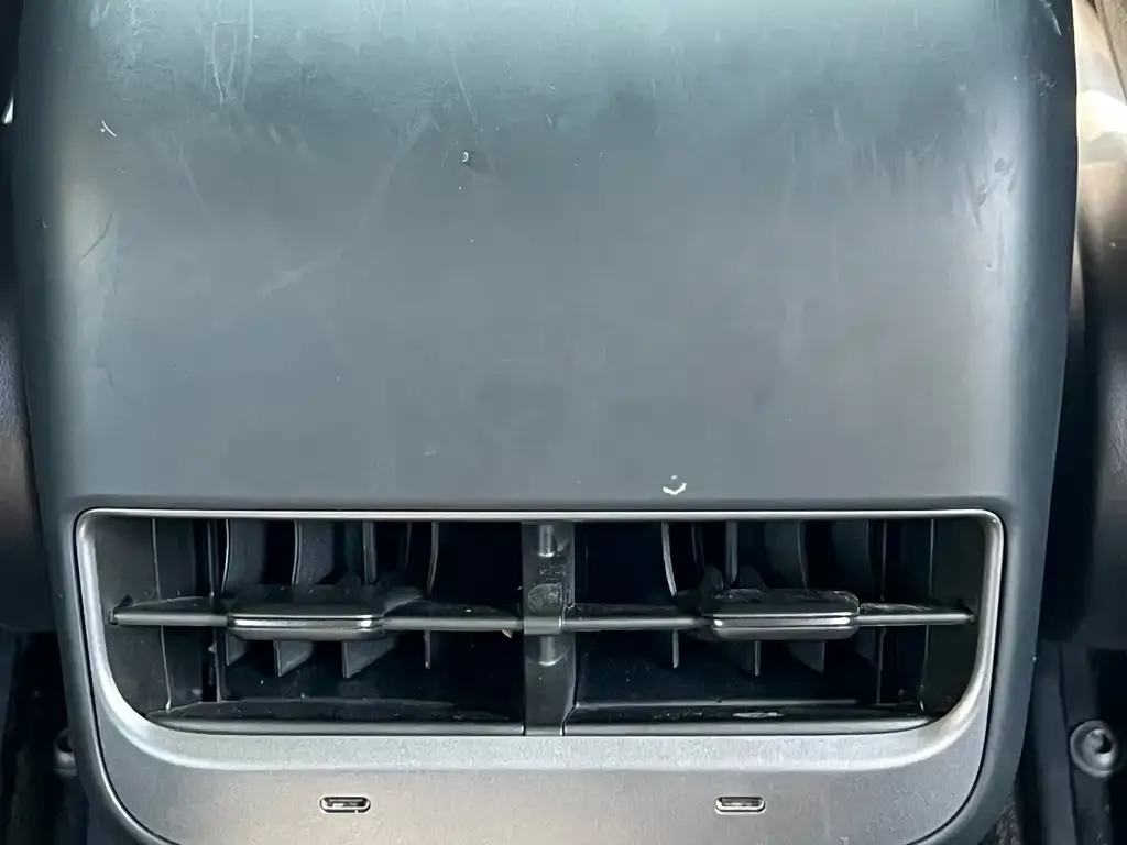 Tesla Model 3 — фото 10