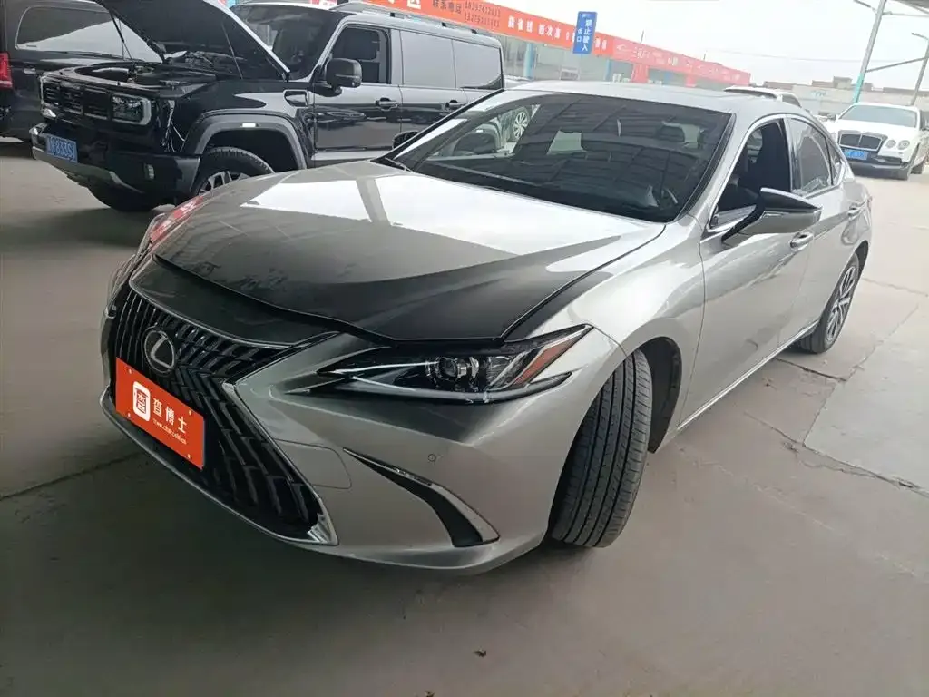 Lexus ES — фото 1