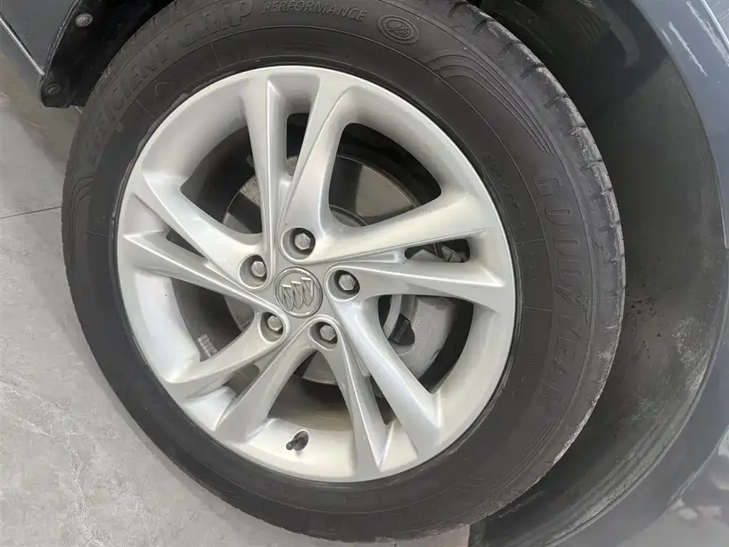 Buick Regal — фото 10
