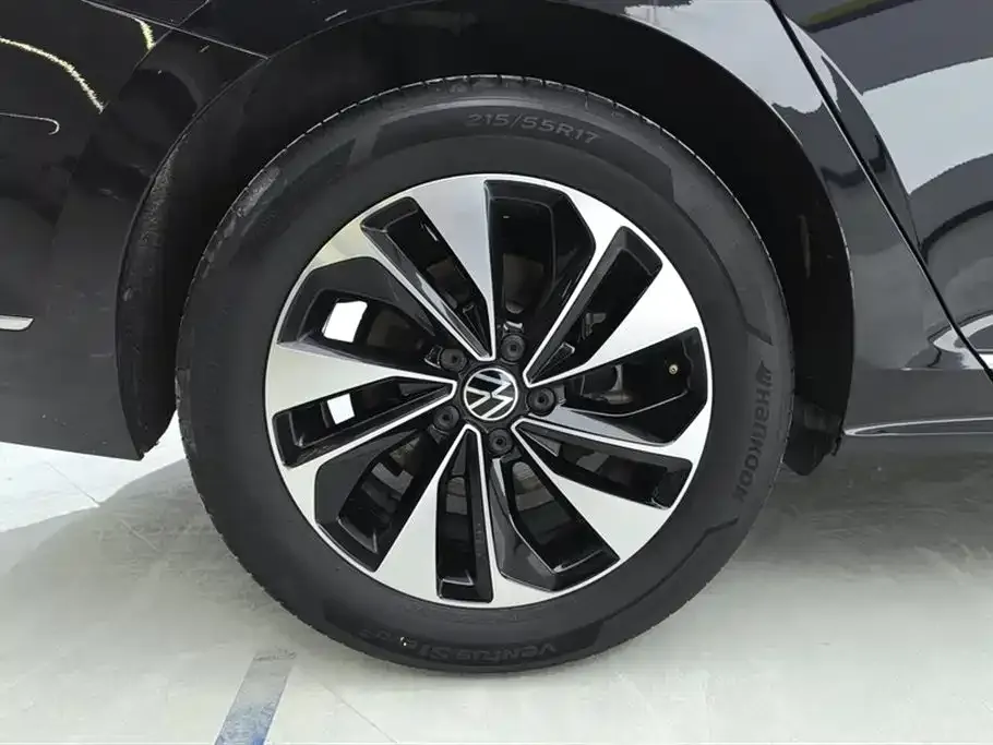 Volkswagen Passat — фото 6