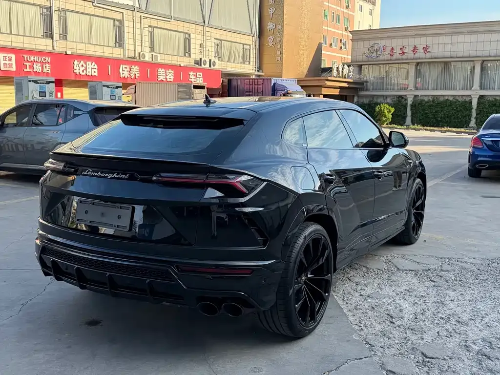 Lamborghini Urus — фото 7