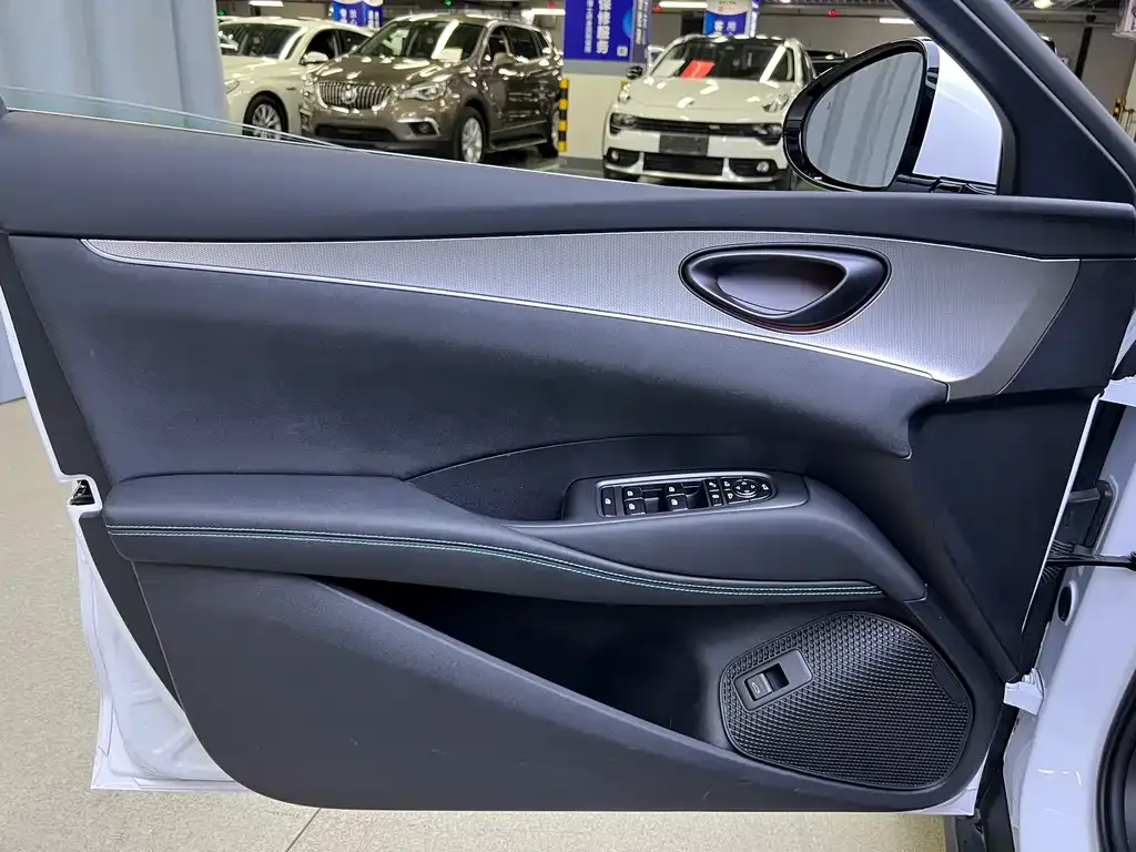 BYD Seal 06 — фото 10
