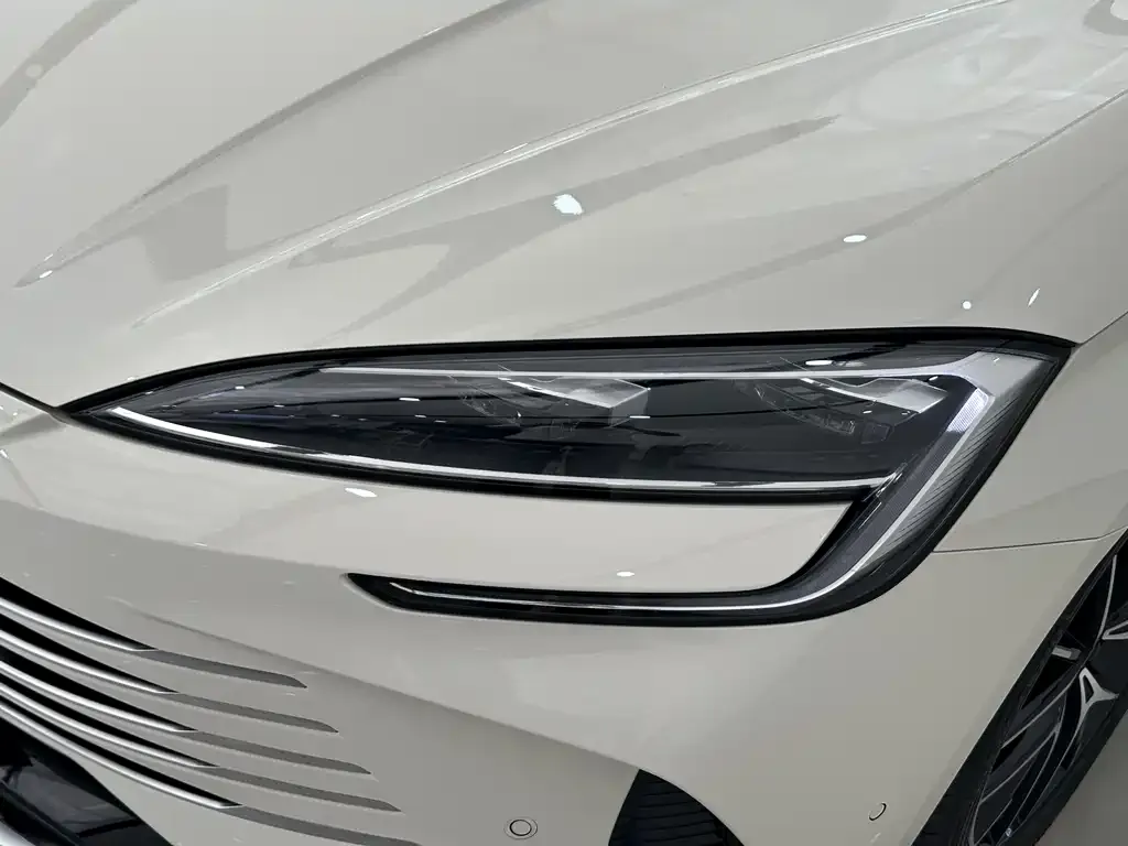 BYD Seal 07 DM-i — фото 3