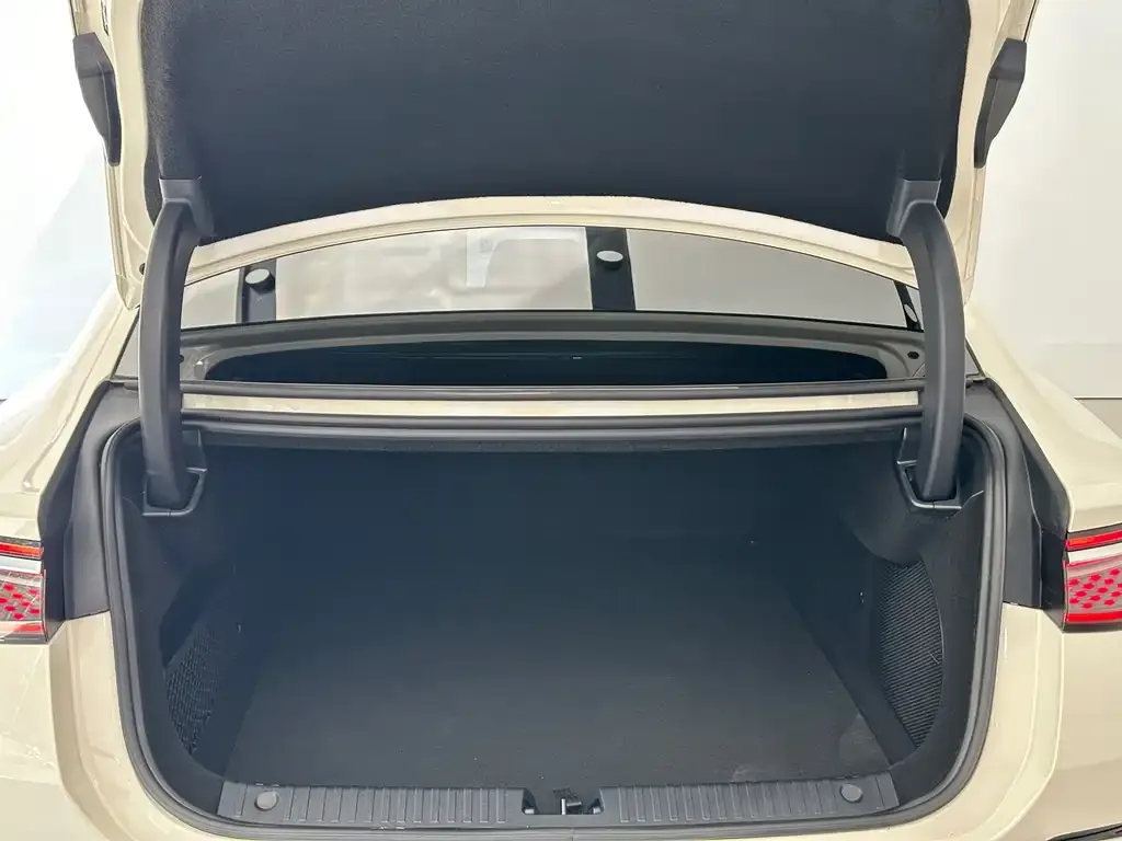 BYD Seal 07 DM-i — фото 8