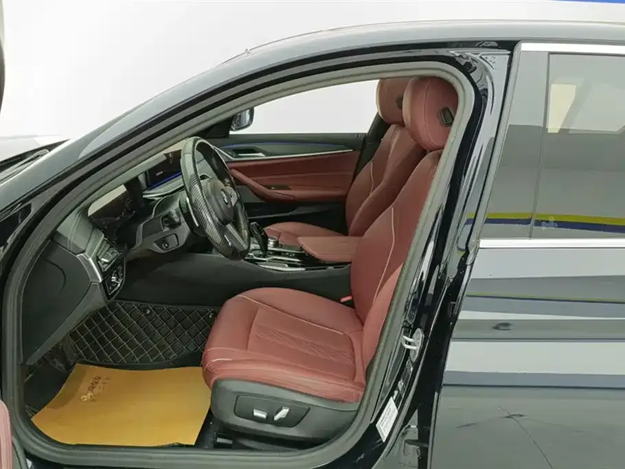 BMW 5 Series — фото 9