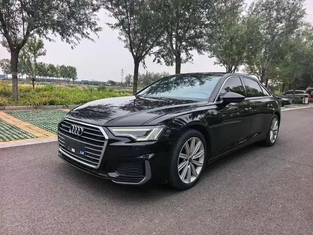 Audi A6L — фото 1