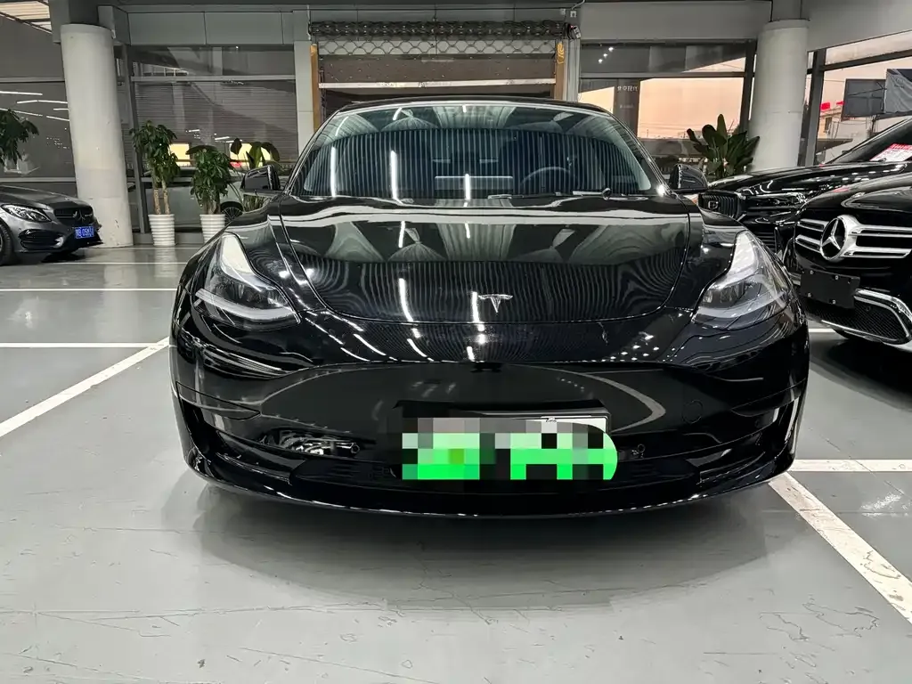Tesla Model 3 — фото 2