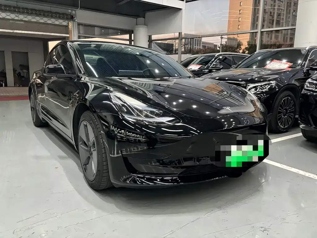 Tesla Model 3 — фото 3