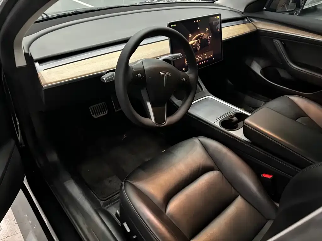 Tesla Model 3 — фото 6