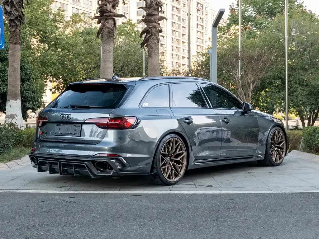 Audi RS 4 — фото 4
