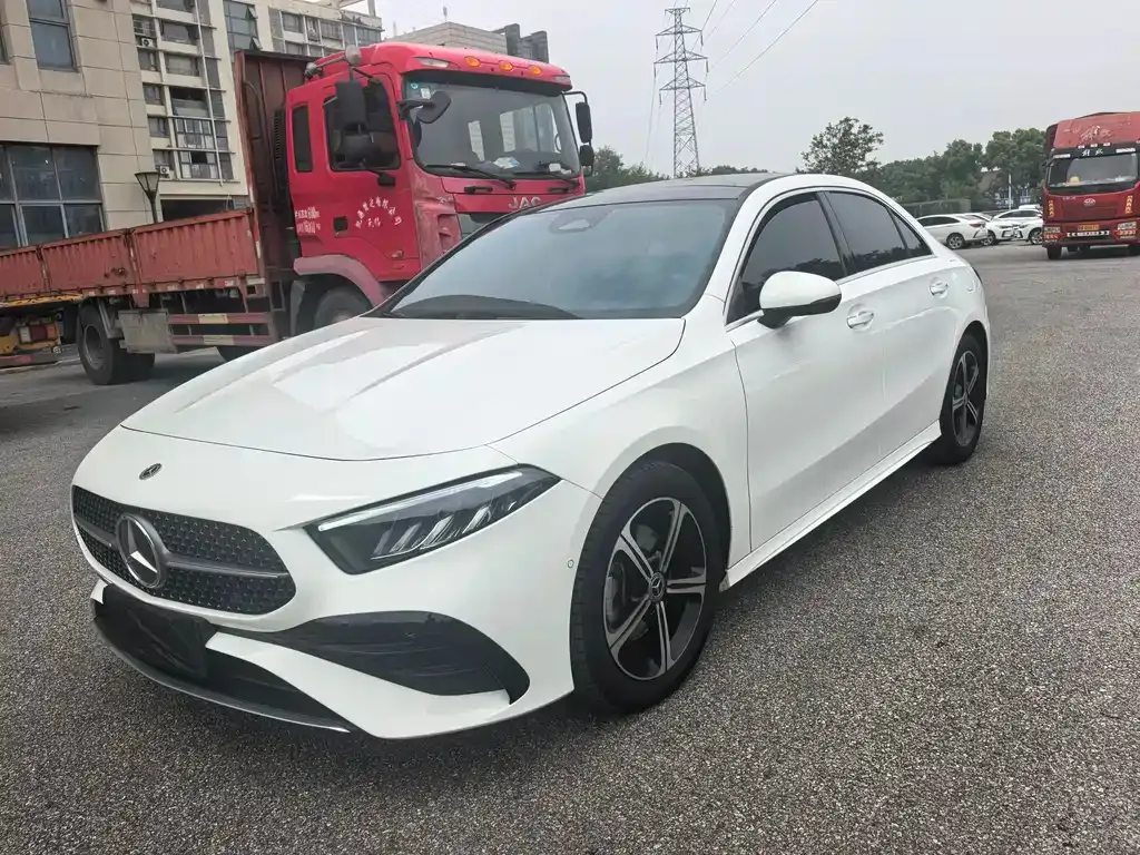Mercedes-Benz A-Class — фото 1