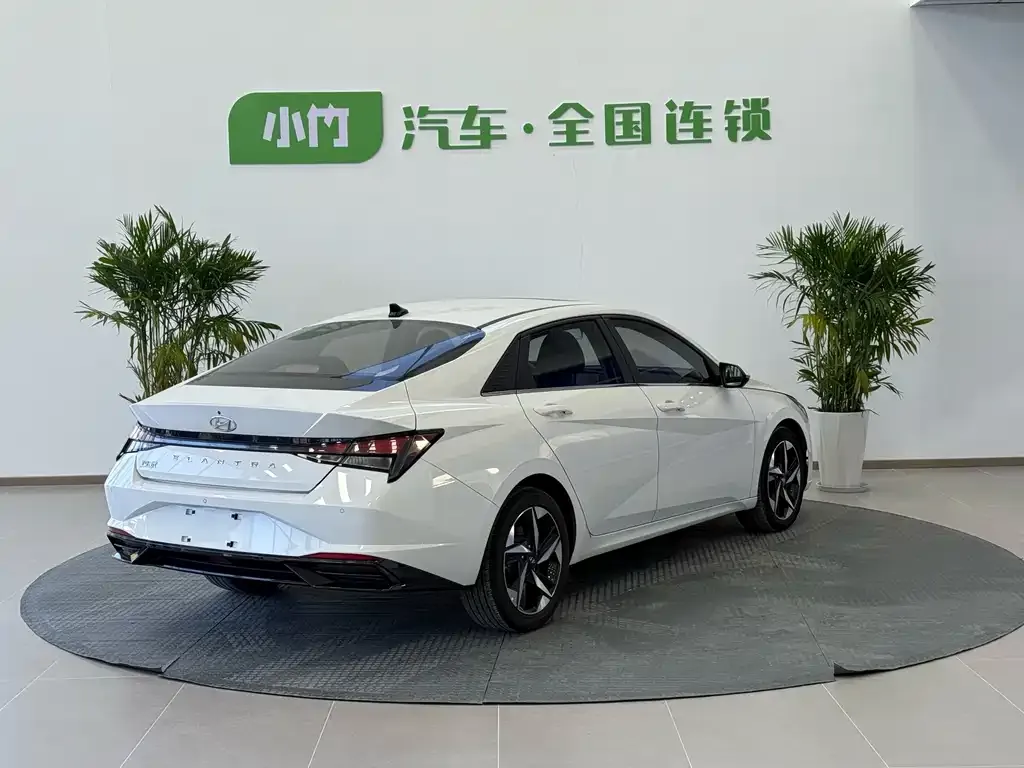 Hyundai Elantra — фото 4