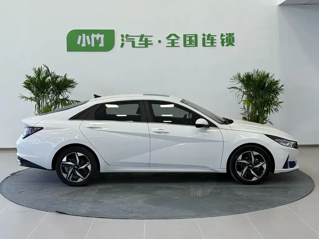 Hyundai Elantra — фото 6
